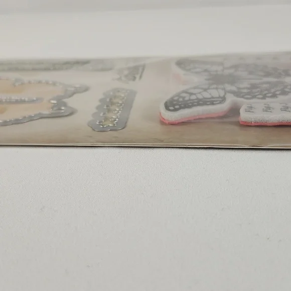 Sizzix Framelits with Stamps (barely used) - Tim Holtz Alterations collection - Picture 16 of 16